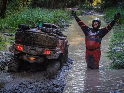 Газовать — значит, застрять: как ехать на квадроцикле по болоту, снегу и песку, чтобы не пришлось идти за трактором